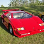 Lamborgini rojo, usado para comparar las opciones de venta (put option) con los seguros.